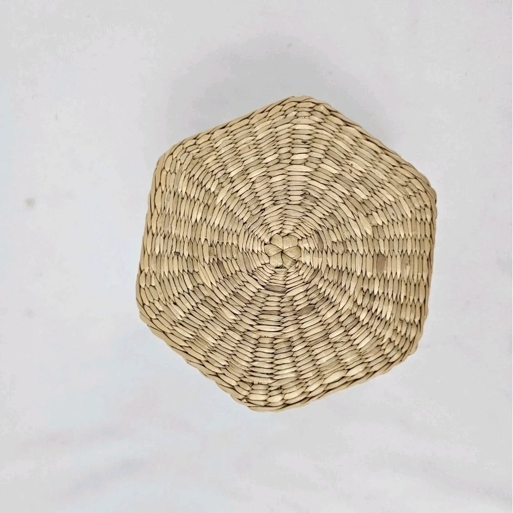 Sweetgrass Basket W/ Lid Hexagon Storage Trinket Box Vintage Boho Coastal
